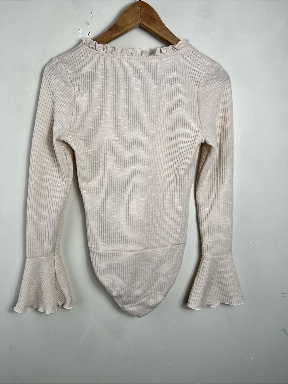 Free People Intimately Jackie Bodysuit In Oatmeal Ribbed Size Small Ruffle - Picture 3 of 12